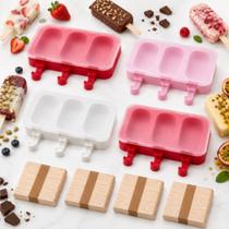 Kit 4 Formas Silicone Picolé com Tampa, 3 Cavidades, 200 Palitos, Freezer, Micro-ondas, Sorvete Caseiro Kit 4 Formas Silicone Picolé com Tampa, 3 Cavidades, 200 Palitos, Freezer, Micro-ondas, Sorvete Caseiro