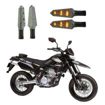 KIT 4 Luz Seta Esportiva Pisca Led de Carbono Modelo P03 Moto D TRACKER X 250 Ano 2004 2005 2006 2007 2008 2009