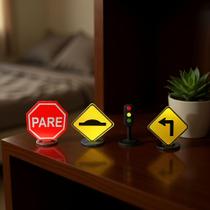 Kit 4 Placas Trânsito Pare e Lombada Curva Semafóro Decorativas