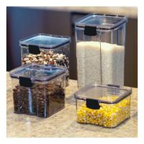 Kit 4 Potes Herméticos com Trava Empilhável Resistente Para Alimentos e Mantimentos