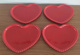 Kit 4 pratos porcelana coração beads vermelho 25x22x2
