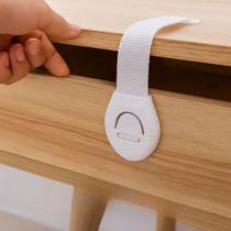 Kit 4 Travas Segurança Bebê Flexível Multiuso para Gavetas Portas Armários Geladeira e Freezer 3M Kit 4 Travas Segurança Bebê Flexível Multiuso para Gavetas Portas Armários Geladeira e Freezer 3M