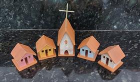 Kit 5 casinhas decorativas de cerâmica em miniatura ( 5 cm de altura)