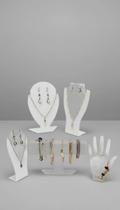 Kit 5 Expositores Acrílico Branco para Joias e Bijuterias Kit 5 Expositores Acrílico Branco para Joias e Bijuterias