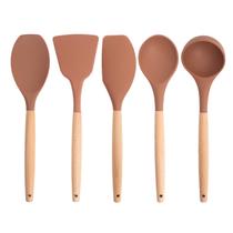 kit 5 utensílios de silicone com cabo de madeira para cozinha - oikos