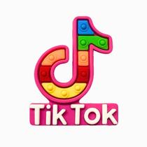 Kit 50 Peças aplique Emborrachado Logo TikTok
