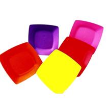 KIT 50 Pratos Quadrados Plástico Refeição Lanche Porções KIT 50 Pratos Quadrados Plástico Refeição Lanche Porções