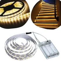 Kit 6 Fios Fita LED Luz Amarela 120 Lâmpadas LED 2m À Pilha Kit 6 Fios Fita LED Luz Amarela 120 Lâmpadas LED 2m À Pilha