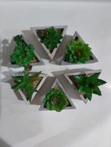Kit 6 Flores Artificiais Suculenta + Vaso Cimento Triângulo