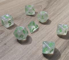 Kit 7 dados rpg de mesa papel branca verde translucido d4 d6 d8 d10 d12 d20 d100 d% compativel d&d tormenta