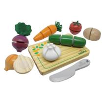 Kit 7 legumes Cenoura Cebola Alho Batata Beterraba Tomate Pepino mais 1 faquinha e 1 tábua de corte.