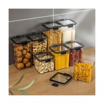 Kit 8 Potes Herméticos com Trava Empilhável Resistente Para Alimentos e Mantimentos