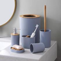 Kit Acessórios de Banheiro 6 Peças Porta Escova, Lixeira com Tampa, Saboneteira, Copo Multiuso e Escova Sanitária Design Moderno em Plástico e Bambu