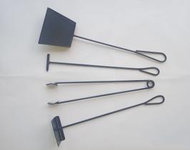 Kit Acessórios para Limpeza de Lareira, Churrasqueira e Forno a Lenha 4 Peças em Ferro