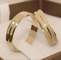 Kit Alianças de Ouro 18klts 4mm + Gravação Caixinha e Anel Kit Alianças de Ouro 18klts 4mm + Gravação Caixinha e Anel