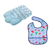 Kit Babador Impermeável Carrinhos Azul e Mordedor Luvinha Azul Kababy p/ Bebê 6M