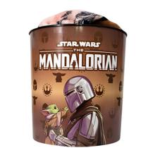 Kit Balde de Pipoca 5L Manta Star Wars Baby Yoda Mandalorian Inverno Frio Filme Cinema Geek Colecionável Presente - Kit Balde de Pipoca 5L Manta Star Wars Baby Yoda Mandalorian Inverno Frio Filme Cinema Geek Colecionável Presente -