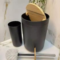 Kit Banheiro Bambu 2 Peças Lixeira Luxo 7 Litros Acessórios de Lavabo com Escova Sanitária Cor:Preto