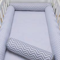 Kit Berço Rolinho Americano 4 Rolos Chevron Cinza Unissex Kit Berço Rolinho Americano 4 Rolos Chevron Cinza Unissex