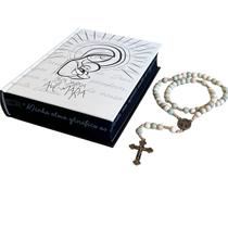 Kit Bíblia Católica e Terço Nossa Senhora das Graças Sagrada Ave-Maria Capa Branca Maria Média Cristão Crucifixo
