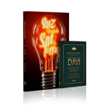 Kit Bíblia NVI Slim Luz do Mundo + Devocional Tesouros de Davi Liderança de Deus
