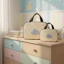 Kit Bolsa e Frasqueira Maternidade Bebê Nuvem Alegria Kit Bolsa e Frasqueira Maternidade Bebê Nuvem Alegria