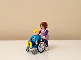 Kit boneco playmobil - cadeirante - constelação familiar