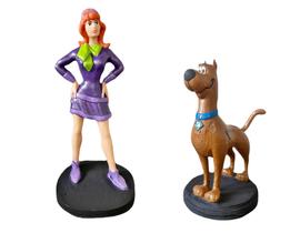 Kit Bonecos Daphne e Scooby-Doo em Resina 20cm Kit Bonecos Daphne e Scooby-Doo em Resina 20cm