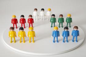 Kit Bonecos Playmobil - 15 Mulheres - Bonecos para Constelação Familiar