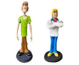 Kit Bonecos Salsicha e Fred Jones em Resina 20cm Kit Bonecos Salsicha e Fred Jones em Resina 20cm