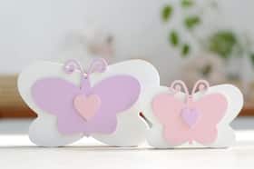 Kit Borboletas Lilás Rosa MDF Decoração Infantil Quarto Prateleira Menina Nicho D149 Kit Borboletas Lilás Rosa MDF Decoração Infantil Quarto Prateleira Menina Nicho D149