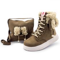 Kit Bota Com Bolsa Esportiva Inverno Marrom Cano Alto Laço Confortável Infantil Menina Gatatuya Cor:MarromTamanho:20/21 Kit Bota Com Bolsa Esportiva Inverno Marrom Cano Alto Laço Confortável Infantil Menina Gatatuya Cor:MarromTamanho:20/21