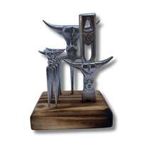 Kit Bull Tridente, Abridor De Cerveja, 3 Garfos E Suporte De Madeira Cinza Kit Bull Tridente, Abridor De Cerveja, 3 Garfos E Suporte De Madeira Cinza