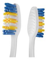Kit c/ 3 Escova Dental Media Colgate Classic Clean