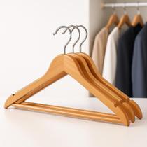 Kit Cabides Madeira Maciça Verniz Premium Gancho Giratório 360 Resistentes e Elegantes Kit Cabides Madeira Maciça Verniz Premium Gancho Giratório 360 Resistentes e Elegantes