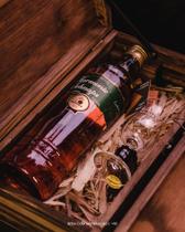 Kit Cachaça Harmonie Schnaps 700mL com Taça de Cristal Kit Cachaça Harmonie Schnaps 700mL com Taça de Cristal