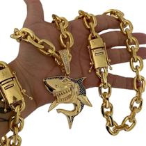 Kit Cadeado 18mm + Pingente Tubarão Cravejado Ouro 18K Kit Cadeado 18mm + Pingente Tubarão Cravejado Ouro 18K