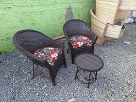 Kit Cadeiras e Mesinha de Centro 2 Cadeiras e 1 Mesinha Varanda Fibras