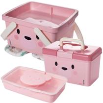 Kit caixa porta fraldas com alça, maleta com alça e porta lenço umedecido ursa Plasutil Kit caixa porta fraldas com alça, maleta com alça e porta lenço umedecido ursa Plasutil