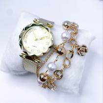 Kit caixa relógio dourado fino relevo triangular e pulseira feminina perolada fashion