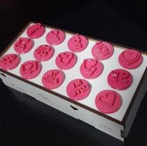 KIT Caixa Suporte com 15 Carimbos Marcadores para Doces e Brigadeiros Diananicy