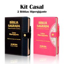 KIT CASAL - 2 Bíblias Hipergigante Botão - C/ Harpa KIT CASAL - 2 Bíblias Hipergigante Botão - C/ Harpa