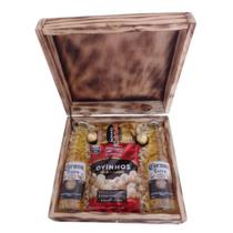 Kit Cerveja Corona/petisco/bombom + Caixa de Madeira Rústica