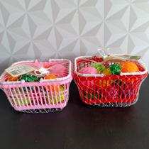 Kit cestinha de brinquedo com frutas e legumes de plástico para crianças rosa ou vermelha
