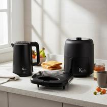 Kit Chaleira Modern Preta 1,5L + Fritadeira Elétrica Petit 2,6L + Sanduicheira Grill - KOTI - 110V Kit Chaleira Modern Preta 1,5L + Fritadeira Elétrica Petit 2,6L + Sanduicheira Grill - KOTI - 110V