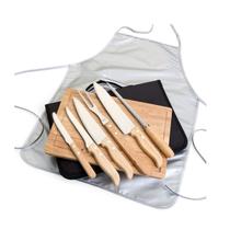 Kit churrasco 8 peças com cabo em bambu, lâminas em aço inox e avental de nylon. - Auge Store