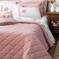 Kit Cobre Leito Casal Queen Yonara 07 Peças Tecido Percal Floral Com Almofada Bordado Inglês - Rosê Kit Cobre Leito Casal Queen Yonara 07 Peças Tecido Percal Floral Com Almofada Bordado Inglês - Rosê