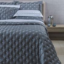 Kit Cobre Leito Colcha Garland Super King 100% Algodão 400 Fios Acetinado Bordado 5 Peças - Cinza Escuro Kit Cobre Leito Colcha Garland Super King 100% Algodão 400 Fios Acetinado Bordado 5 Peças - Cinza Escuro