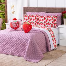Kit Cobre Leito Colcha QUEEN Morangos Rosê com Almofadas Estampadas 7 Peças - Dupla Face Percal 300 Fios Matelado