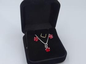 Kit Colar Brinco Ponto de Luz Prata 925 Redondo Vermelho Kit Colar Brinco Ponto de Luz Prata 925 Redondo Vermelho